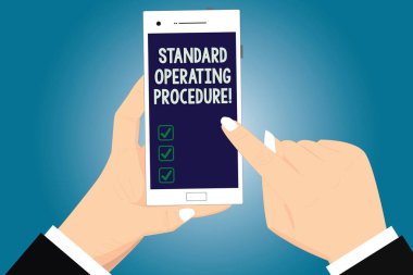 Standart çalışma prosedürü gösterilen metin işareti. Rutin bir Hu analiz ellerini tutarak işaret dokunmadan Smartphone boş renkli ekran gerçekleştirme konusunda kavramsal fotoğraf ayrıntılı yol tarifi.