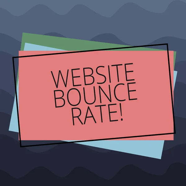 Konzeptionelle Handschrift, die die Bounce-Rate der Website zeigt. Business-Foto-Text Internet-Marketing-Begriff in Web-Traffic-Analyse Stapel von rechteckigen umrissen verschiedene Farbe konstruieren Papier verwendet. — Stockfoto