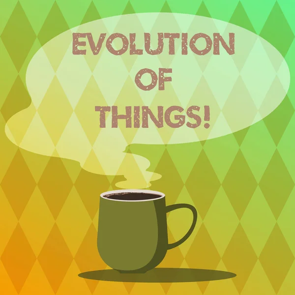 Tekst pisma ręcznego pisania Evolution Of Things. Koncepcja rozumieniu proces stopniowej zmiany ma miejsce przez pokolenia analysisy zdjęcie kubek kubek gorącej kawy z puste dymek kolor jako ikona Steam. — Zdjęcie stockowe