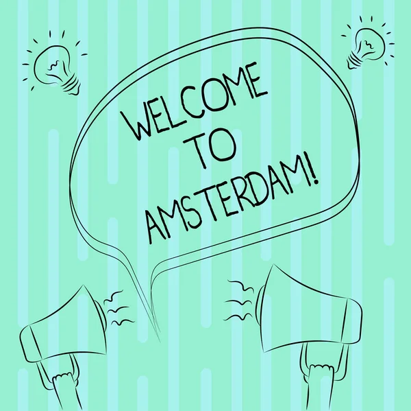 Word pisanie tekstu Zapraszamy do Amsterdamu. Koncepcja biznesowa na powitanie ktoś odwiedza miasto stolica Holandii Freehand konspektu szkic z puste megafon dźwięk pomysł dymek. — Zdjęcie stockowe