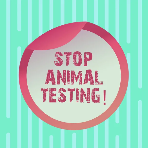 Λέξη σύνταξη κειμένου σταματήσει δοκιμές των ζώων. Επιχειρηματική ιδέα για επιστημονικό πείραμα που ζουν τα ζώα αναγκάζονται υποβάλλονται σε φιάλη συσκευασία κενό χαρτοκιβώτιο καπάκι δοχείο εύκολο να ανοικτή Foil σφραγίδα κάλυψη. — Φωτογραφία Αρχείου