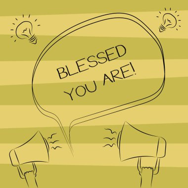 Metin işaret kutsal olduğunu gösterecek. Kavramsal fotoğraf manevi Şükran inanç Freehand anahat kroki, boş konuşma balonu megafon ses fikir simgesinin için daha büyük bir güce inanıyorum.