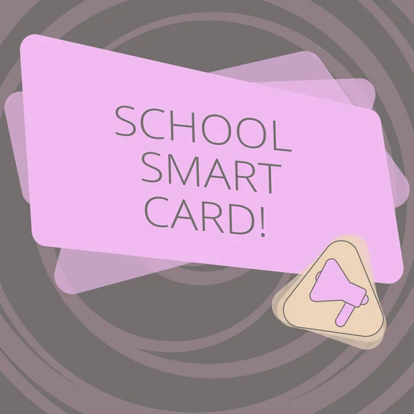 Textschild mit der Chipkarte der Schule. konzeptionelle Foto-Integrierte Schaltungskarte, die Kindern Zugang zum Megafon innerhalb eines Dreiecks und einem leeren farbigen Rechteck zur Durchsage gibt. — Stockfoto