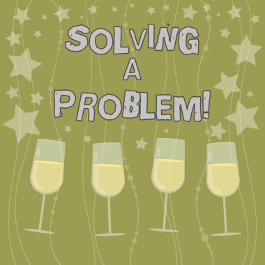 A Problem çözme gösterilen metin işareti. Kavramsal fotoğraf dahil matematik ya da sistematik işlemi bulmak çözüm dolu kokteyl şarap bardağı dağınık yıldız olarak konfeti Stemware ile.
