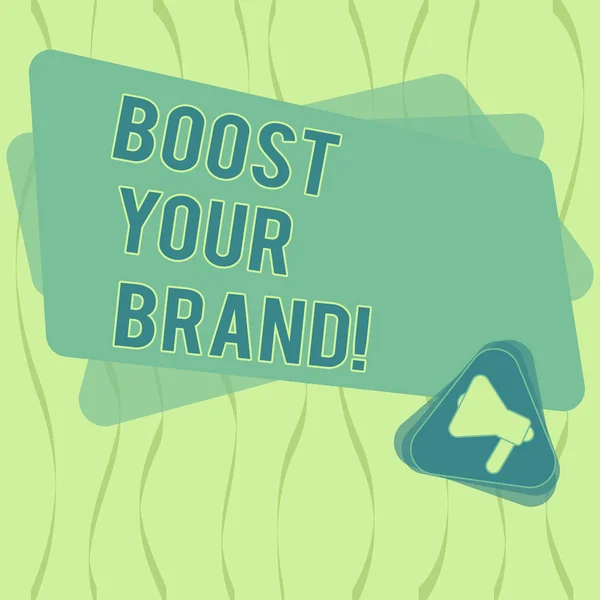 Nota di scrittura che mostra Boost Your Brand. La vetrina fotografica aziendale descrive alti livelli di soddisfazione generale del cliente Megaphone all'interno del triangolo e rettangolo di colore bianco per l'annuncio . — Foto Stock