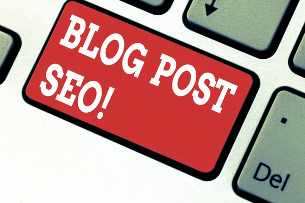 Tulisan tangan menulis Blog Post Seo. Konsep berarti Optimasi Mesin Pencarian diterapkan pada blogging jaringan sosial Kunci papan ketik Ketetapan untuk membuat pesan komputer yang menekan ide keypad . — Stok Foto