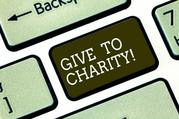 Texto para escrever palavras Give To Charity. Conceito de negócio para doar dando coisas não usadas mais para necessário mostrando Teclado chave Intenção de criar mensagem de computador pressionando ideia teclado . — Fotografia de Stock