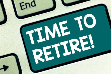 El yazısı metin yazma için zaman emekli. Emekli durum almak anlam kavramı'yaşlı eski yeterli klavye tuşuna basarak tuş takımı fikir bilgisayar ileti oluşturmak için niyet çalışmamaya.