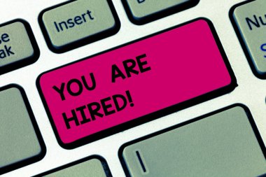 Word metin yazma, seni tuttum. Alma için iş kavramı ve bir olay için davet klavye tuşuna basarak tuş takımı fikir bilgisayar ileti oluşturmak için niyet kutlamak için bize katılın.