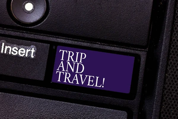 Textschreiben und Reisen. Geschäftskonzept für Reisen in den Urlaub fröhlich glücklich zu wissen, neue Orte Tastatur wichtigste Absicht, Computer-Nachricht Drücken Tastatur Idee erstellen. — Stockfoto