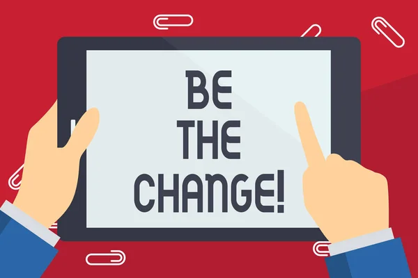 Написання Примітка Be The Change показані. Бізнесі фото демонстрації зробити речі, щоб отримати успіх розвивати себе і компанія. — стокове фото