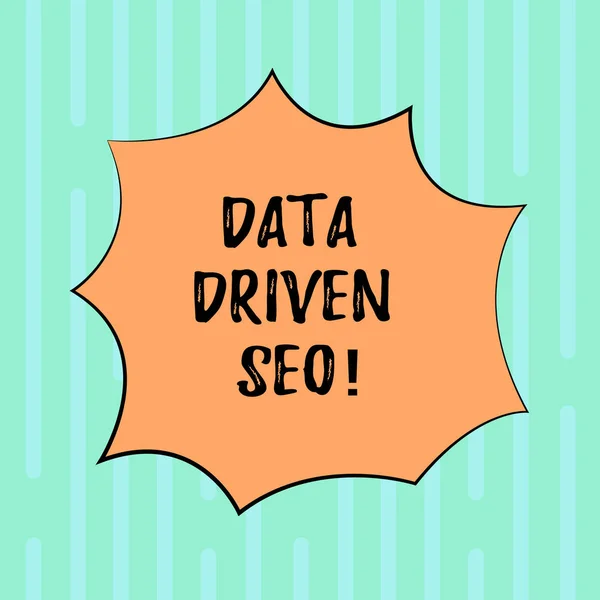 Word tekst Data Driven Seo schrijven. Businessconcept voor zoekmachine optimalisatie strategieën website marketing leeg kleur explosie Blast Scream tekstballon foto voor promotie advertenties. — Stockfoto