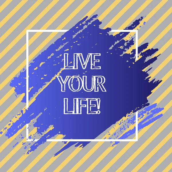 Konceptuella hand skriva visar Live Your Life. Företag foto text Motivation inspiration att följa dina drömmar uppnå mål. — Stockfoto