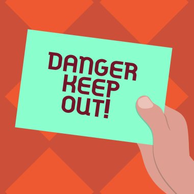 Tehlike tutmak dışarı yazma el yazısı metin. Uyarı uyarı bu nokta Emanet işareti çizilmiş Hu analiz el Holding sunulması boş renk kağıt karton fotoğraf uzak olacağım anlam kavramı.