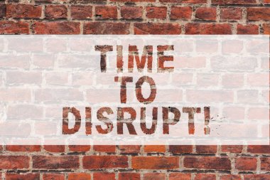 El yazısı metin yazma için zaman bozabilir. An bozulma yenilik anlamına gelen kavram şu an tuğla duvar sanat Graffiti motivasyonel çağrı duvarda yazılı gibi gerekli.