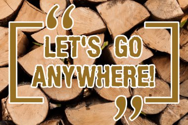 İzin S gitmek her bir yerde gösterilen not yazma. İş fotoğraf vitrine soran ziyaret yeni yerler yabancı ahşap arka plan vintage ahşap vahşi mesaj fikirler niyetli düşünceler karşılamak gitmek gösteren.