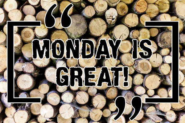 Текст "Понедельник - это здорово". Бизнес-концепция для отличного первого дня недели Хорошая рутина Вдохновение Деревянный фон винтажный лес дикие идеи сообщения мысли намерения . — стоковое фото
