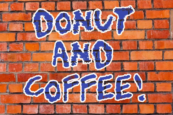 Szó szöveg írása fánk és kávé. Üzleti koncepció közös étel és ital párosítás, az Egyesült Államok és Kanada téglafal művészet, mint a Graffiti motivációs hívás a falra írt. — Stock Fotó