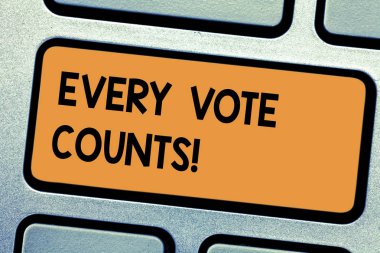 Metin her oy sayar yazılı kelime. İş kavramı iki aday veya kursları klavye tuşuna basarak tuş takımı fikir bilgisayar ileti oluşturmak için niyet arasında resmi göstergesi seçim için.