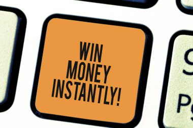 Anında para kazanmak gösterilen Not yazma. Başlarken nakit ödül rekabet spor veya oyun klavye tuşuna basarak tuş takımı fikir bilgisayar ileti oluşturmak için niyet olarak vitrine iş fotoğraf.