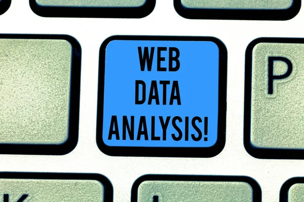 Nota de escritura que muestra el análisis de datos web. Foto de negocios mostrando análisis de recolección de medición y presentación de informes de la clave del teclado del sitio Intención de crear un mensaje de computadora presionando la idea del teclado . — Foto de Stock