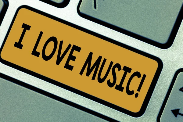 Scrivere una nota che mostra I Love Music. Business photo showcase Avere affetto per i buoni suoni lirici cantanti musicisti Tastiera chiave Intenzione di creare messaggio del computer premendo idea tastiera . — Foto Stock