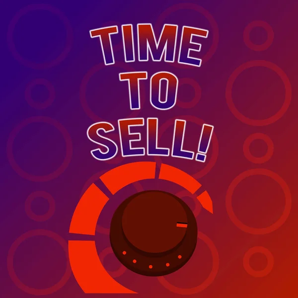 Κείμενο πινακίδα που δείχνει το χρόνο για να πουλήσει. Εννοιολογική φωτογραφία κατάλληλη στιγμή για την πώληση ακινήτου επιχείρησης να πάρει τα κέρδη. — Φωτογραφία Αρχείου