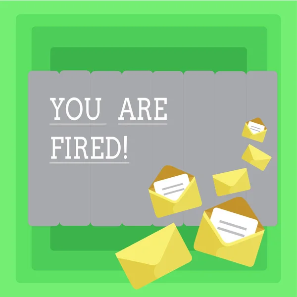 Текст, написанный словом "Ты уволен". Бизнес-концепция для выхода с работы и стать безработным не конец карьеры . — стоковое фото