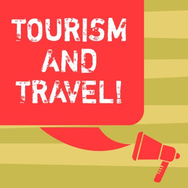 Turizm ve seyahat gösterilen metin işareti. Eğlenceli turistler fotoğraf renk siluet, boş Meydanı konuşma balonu ve megafon accomodating çeken kavramsal fotoğraf iş.