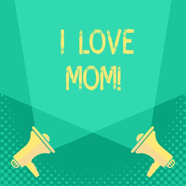 Ich liebe Mutti. Konzept bedeutet gute Gefühle über die Zuneigung meiner Mutter, die das Glück liebt. — Stockfoto