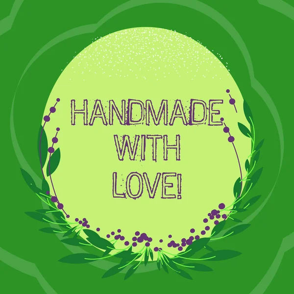 El yazısı metin ile el yapımı aşk. Davet için kenarlık olarak büyük kalitesi yaprakları ve tomurcukları ile boş renk Oval şekli ile makine tarafından değil elle yapılan kavram anlam.