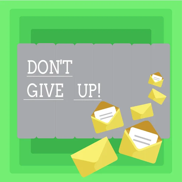 Texto escrito por palavras Don T Give Up. Conceito de negócio para Continue tentando até que você tenha sucesso siga seus sonhos objetivos . — Fotografia de Stock