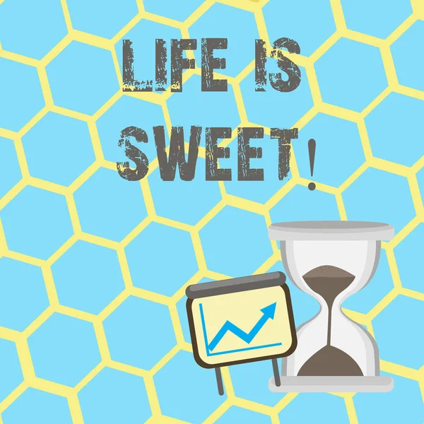 Tekst teken weergegeven: Life Is Sweet. Conceptuele foto geluk zien van de goede kant van gebeurtenissen motivatie inspireren. — Stockfoto