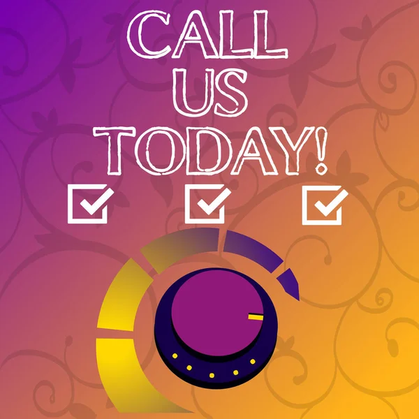Scrittura concettuale mano che mostra Call Us Today. Business photo showcase Fare una telefonata per chiedere consigli o supporto . — Foto Stock