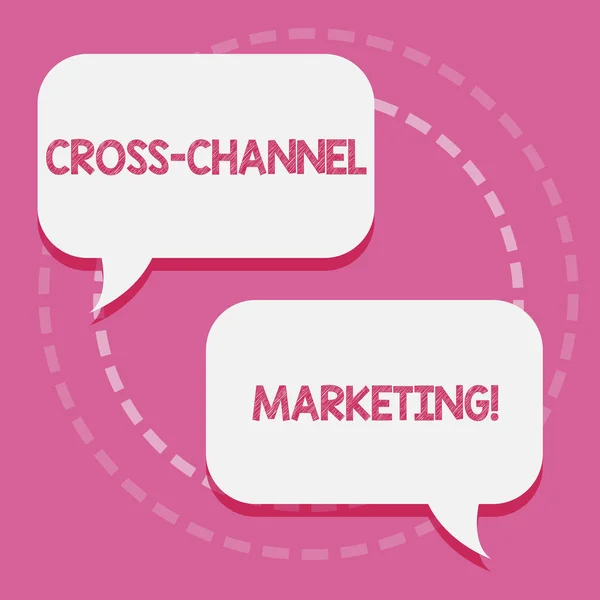Текст для написання слів Cross Channel Marketing. Концепція бізнесу для взаємодії з клієнтами по кожному цифровому каналу . — стокове фото