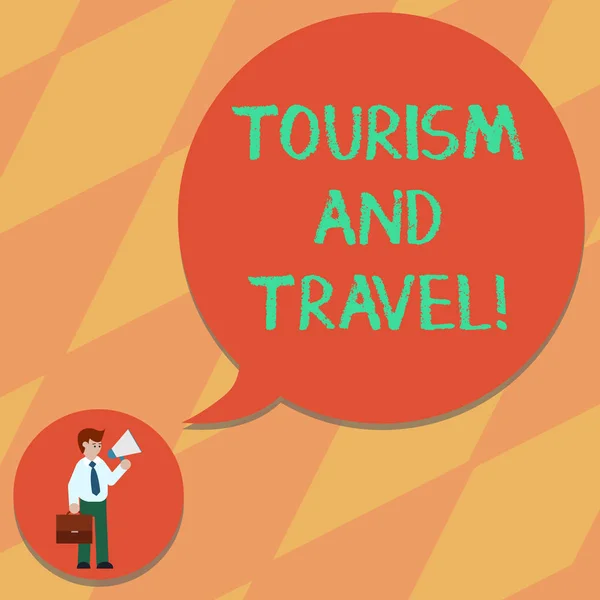 Signo de texto que muestra Turismo y Viajes. negocio de la foto conceptual que atrae a turistas entretenidos complacientes Hombre en corbata que lleva el maletín que sostiene el megáfono en blanco Discurso Burbuja . — Foto de Stock