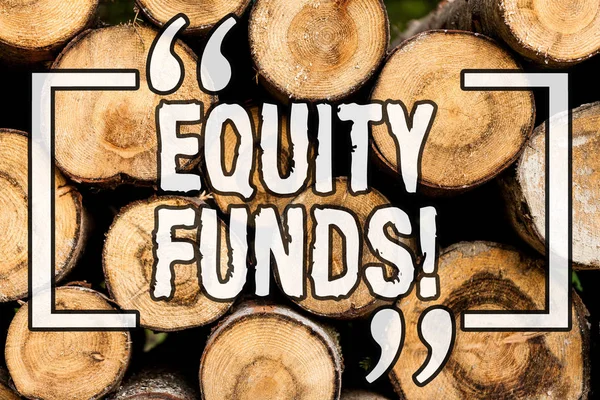 Szó, írás szöveg kockázatitőke-alapok. Üzleti koncepció a befektetők örvend nagy előnye a hosszú távú befektetési fa háttér szüreti fa vad üzenet ötletek szándékok gondolatok. — Stock Fotó