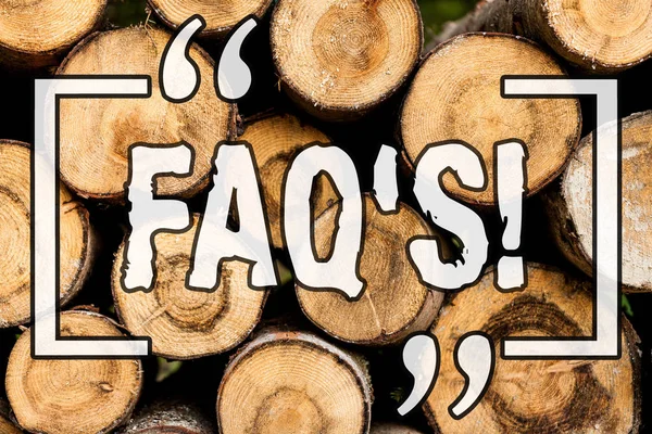 Word writing text faq s. Geschäftskonzept für mehrere Fragen beantwortet für Online-Produkt Holz Hintergrund Vintage Holz wilde Nachricht Ideen Absichten Gedanken. — Stockfoto