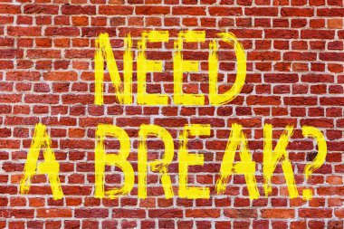 Lüzum A Breakquestion gösterilen not yazma. Tatil gerekli ayrılık istedim Split dinlenmek zaman tuğla duvar sanatı duvarda yazılı Graffiti motivasyonel arama gibi vitrine iş fotoğraf.