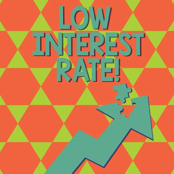 Note d'écriture montrant un faible taux d'intérêt. Photo d'affaires montrant pourcentage que la banque ajouter chaque année sur le prêt Investissement . — Photo