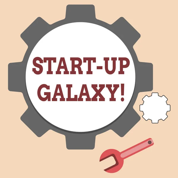 Handgeschreven tekst schrijven Start Up Galaxy. Concept, wat betekent dat onlangs naar voren gekomen bedrijf gemaakt door nieuwe ondernemers. — Stockfoto