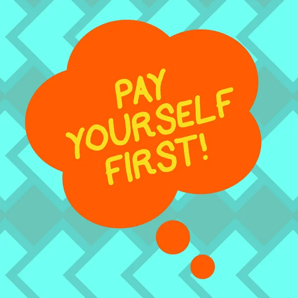 Signo de texto que muestra Pay Yourself First. Foto conceptual Finanzas personales Ahorre dinero para el futuro Color en blanco Forma floral Pensamiento Discurso Burbuja foto para Anuncios de Presentación . —  Fotos de Stock