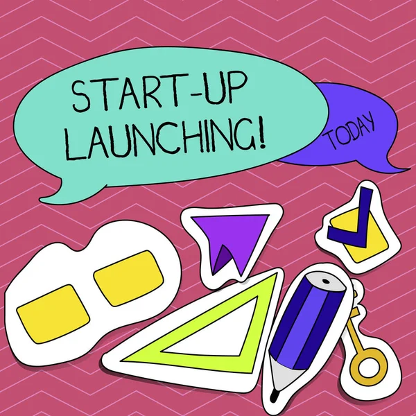 Schrijven van notitie weergegeven: Start Up lancering. Zakelijke foto presentatie van lancering strategieën van een onlangs naar voren gekomen bedrijf starten. — Stockfoto