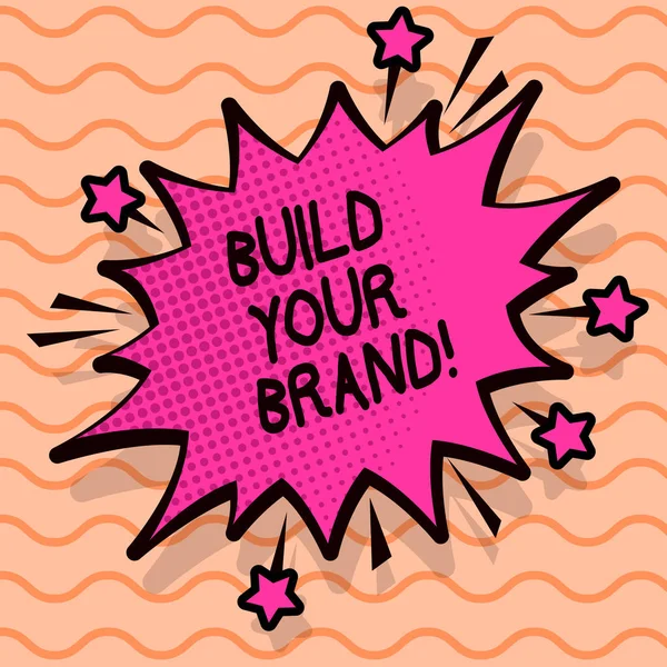 Текст для написания слов Создай свой бренд. Бизнес-концепция для создания собственного логотипа слогана Модель рекламы E-Marketing . — стоковое фото
