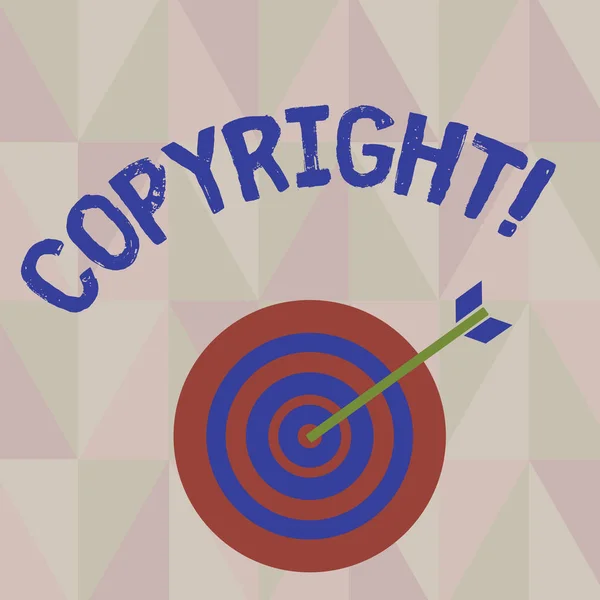 Writing Obs visar Copyright. Företag foto skylta säger nej till immateriella piratkopiering. — Stockfoto