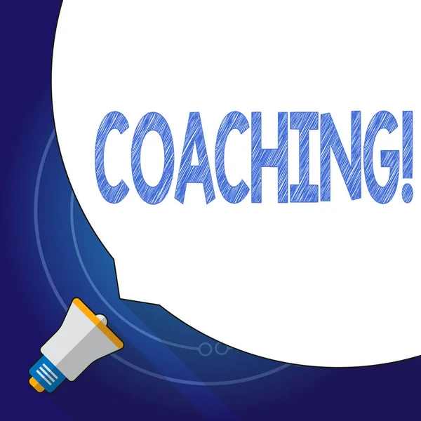 Signo de texto que muestra Coaching. Foto conceptual El entrenamiento duro comienza a impregnar tus habilidades . — Foto de Stock