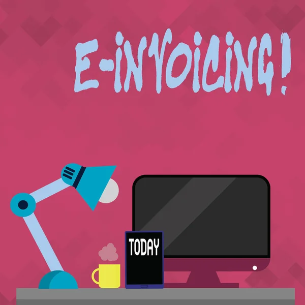 Текст для написания слов E Invoicing. Бизнес-концепция компании поощряет использование цифрового биллинга . — стоковое фото