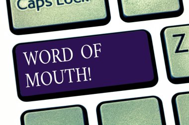 Kavramsal el sözlü gösterilen yazma. Sözlü bilgi hikaye anlatımı Viva ses klavye anahtar-in bilgisayar ileti fikir oluşturmak için niyet yayılan vitrine iş fotoğraf.