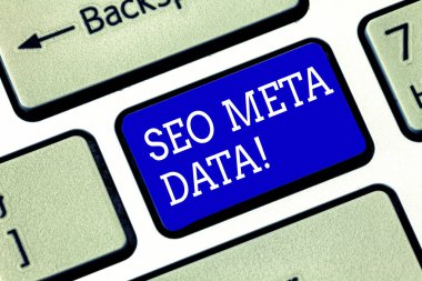 El yazısı metin Seo Meta veri. Arama Motoru Optimizasyonu stratejisi klavye tuşuna basarak tuş takımı fikir bilgisayar ileti oluşturmak için niyet Pazarlama Online anlam kavramı.