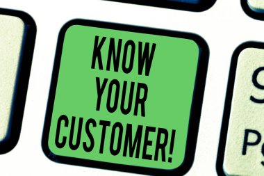 Word metin yazma müşteri biliyorum. İstemciler kimlik doğrulama ve potansiyeli değerlendirmek için iş kavramı klavye tuşuna basarak tuş takımı fikir bilgisayar ileti oluşturmak için niyet riskler.